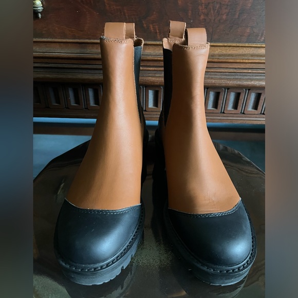 New Antonio Melani Pull-on Leather Booties - Picture 3 of 6